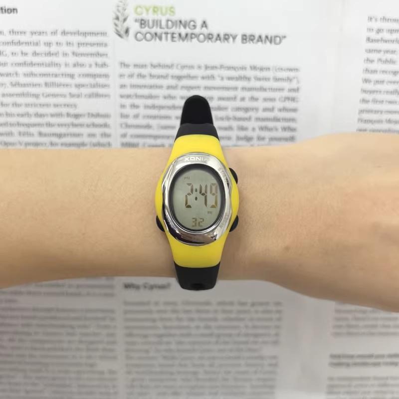 XONIX New Fashion Student Women Sports Girls Watch Relogios Femininos Waterproof 50m Swim Dive Wristwatches Montre Femme FW