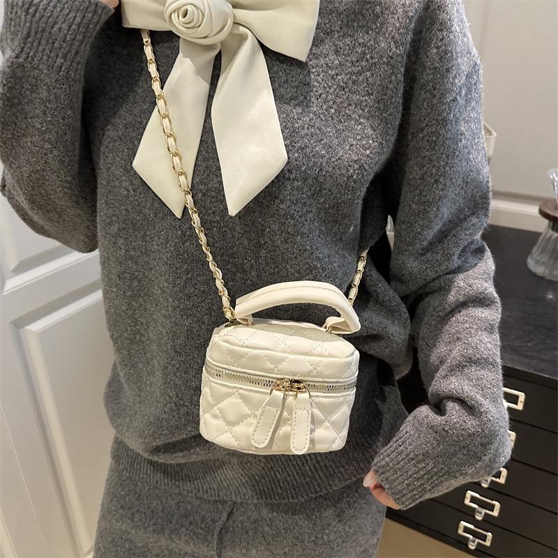 Spring and Summer New Ridge Chain Key Bag Fashionable Mini Portable Mouth Red Envelope High-end Chain Oblique Span Bag