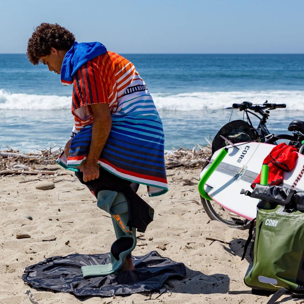 Wetsuit Changing by COR Mat/Bag