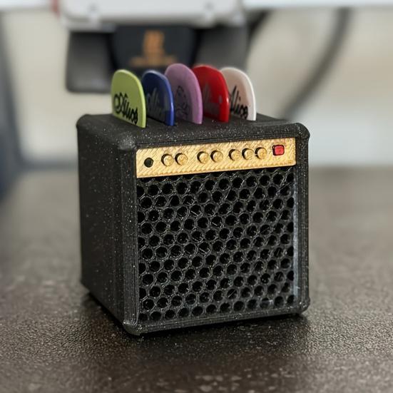 Guitar Picks Holder Retro Amplifier Style Guitar Pick Display Case with 5 Slots Guitar Pick Storage Box Gift for Guitar Players Music Enthusiasts