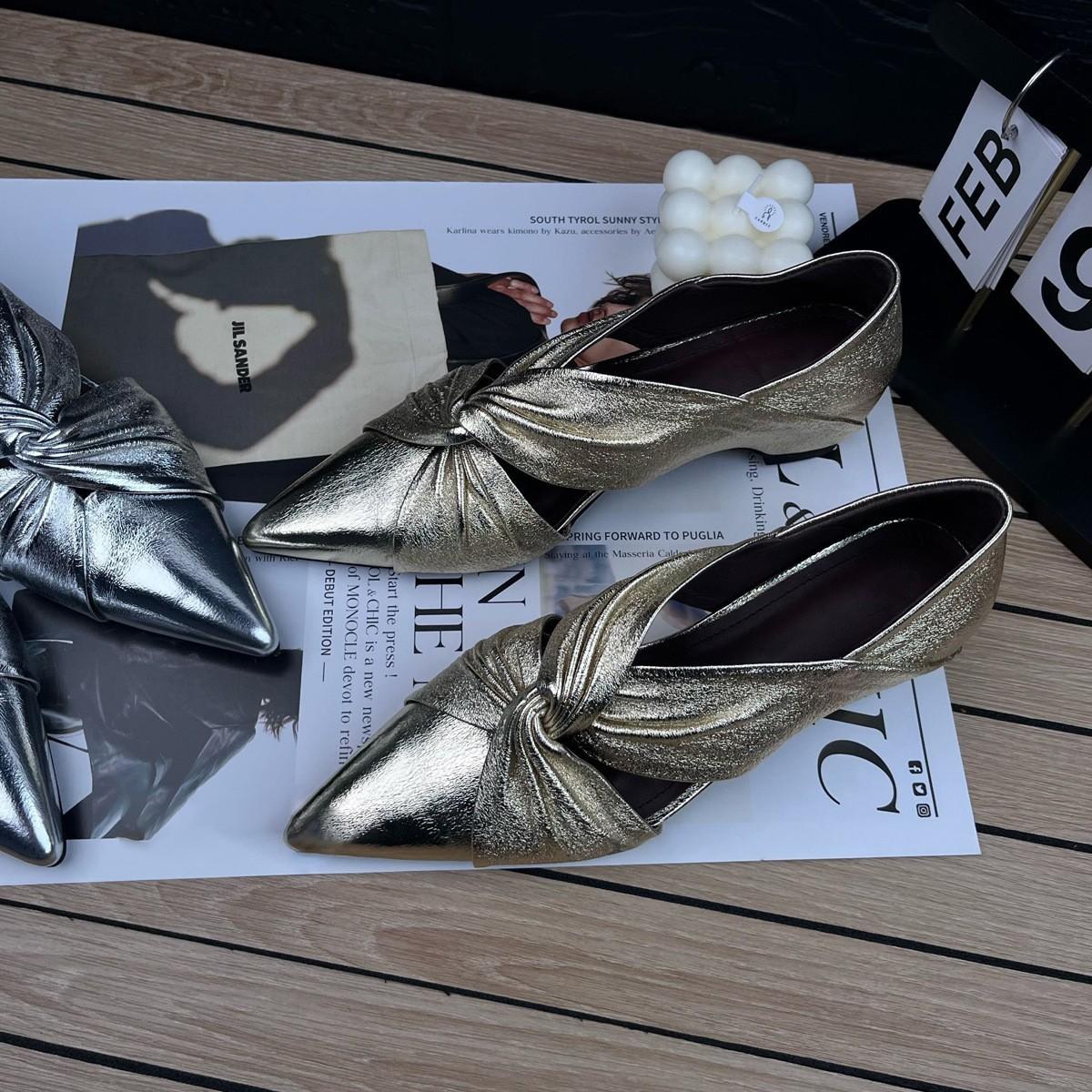 

Sheepskin version~ French fashion pointed tip pleated hollow shoes inner height increase cross belt temperament commuting shallow mouth single shoes 40 золотой