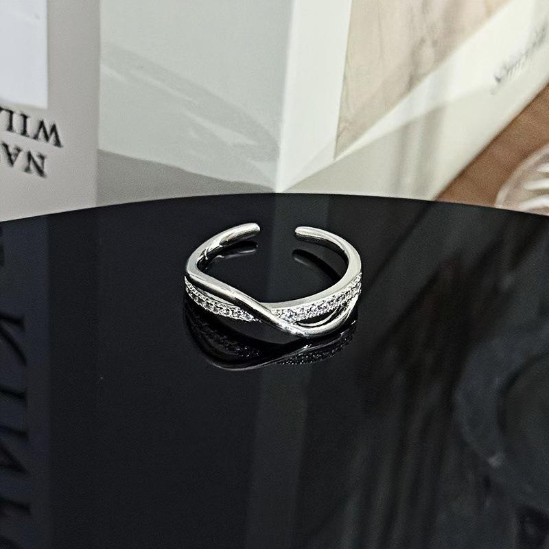 Temperament Geometric Light Luxury High Sense Full Of Diamond Rings, Women'S Cold Wind Niche Fashion Exquisite Folding Index Finger Ring