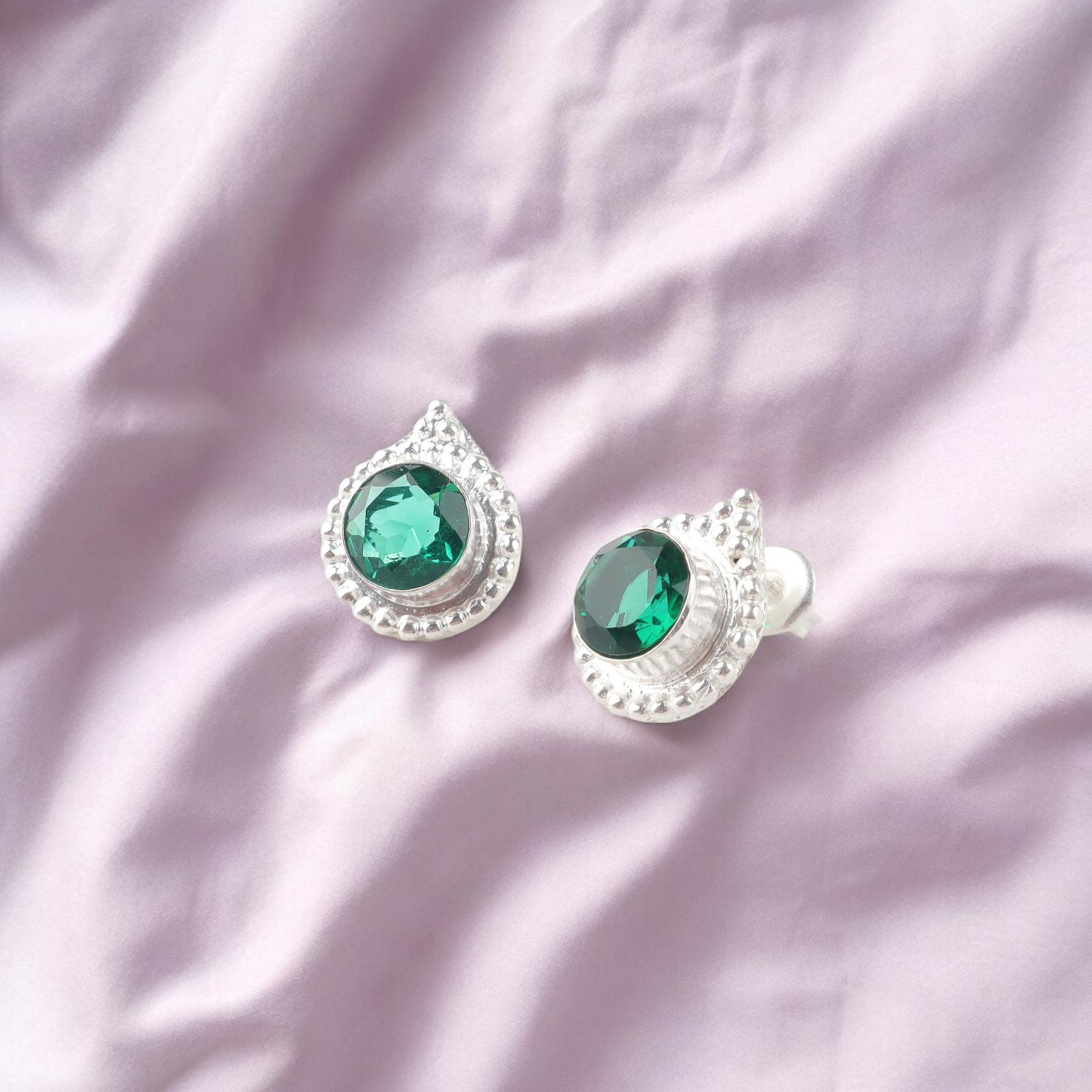 

Хромдиопсид Драгоценный камень Серебро 925 пробы Ювелирные изделия Ручной работы Женские Пусеты 0,62 EE-125-5