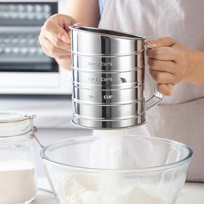 Mehlsieb aus Edelstahl, 3 Tassen, feinmaschiges Rotationssieb zum Backen mit bequemem Griff, langlebig, leicht zu reinigen, ideal für Kuchen und mehr