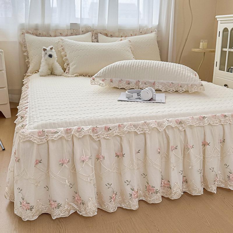 Korean Princess Crinkled Quilted Lace Bed Skirt: Thick Non-slip Mattress Protector