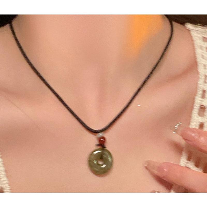 

New Chinese-Style Camellia Pendant Woven Necklace Women S Guochao Temperament Versatile Fashion Design Sense Collarbone Chain