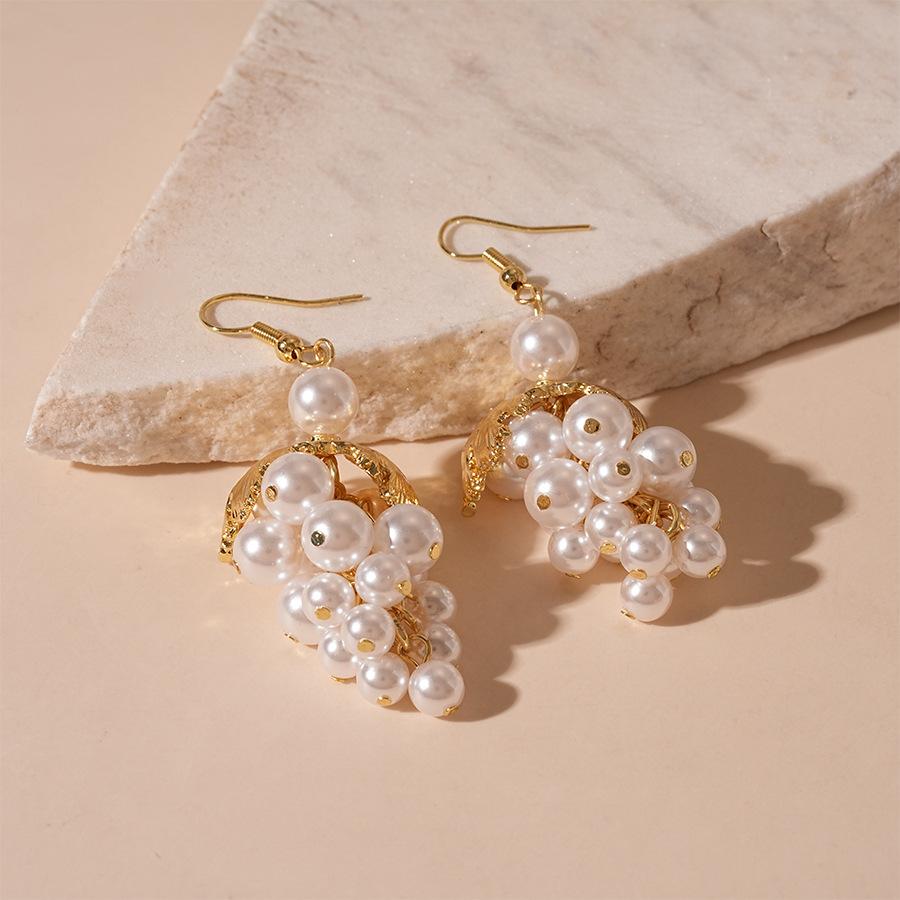 Baroque leaf grape imitation pearl fringed ear hook earrings French retro niche temperament high-end earrings women