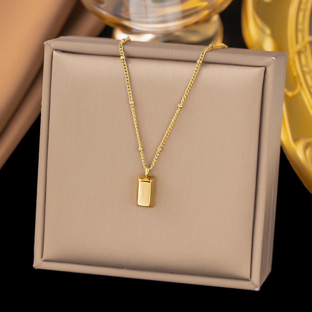 Elegant Titanium Steel Clavicle Necklace for Women - Trendy, Durable, and Fashionable