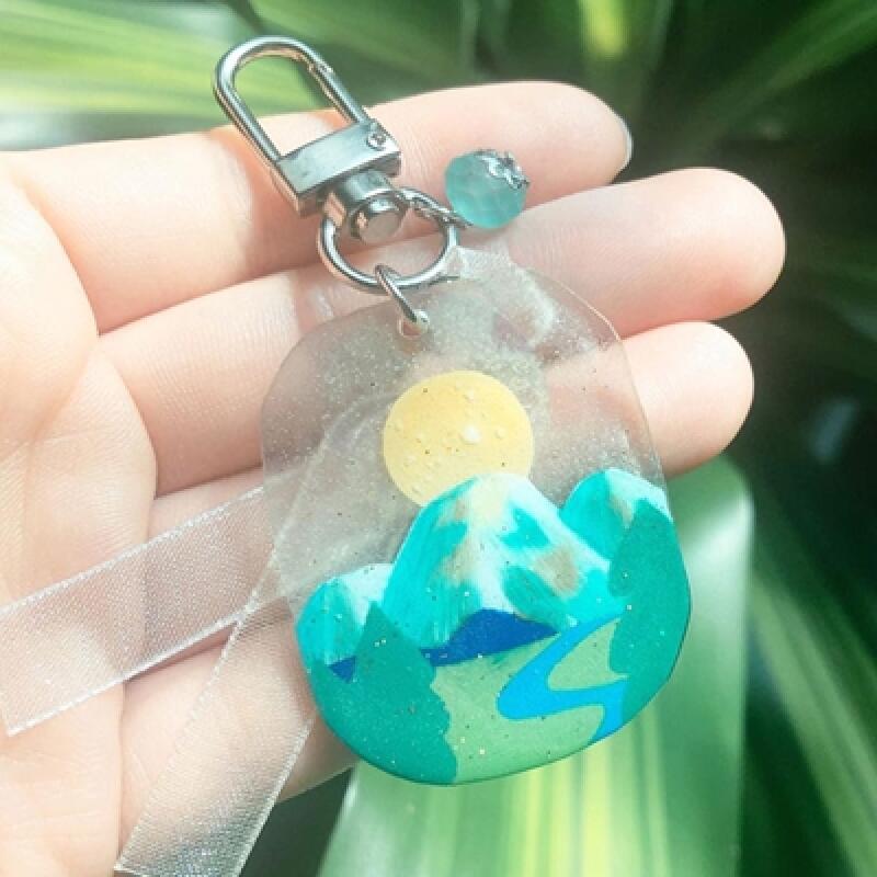 

Handmade illustration Hallasan keychain
