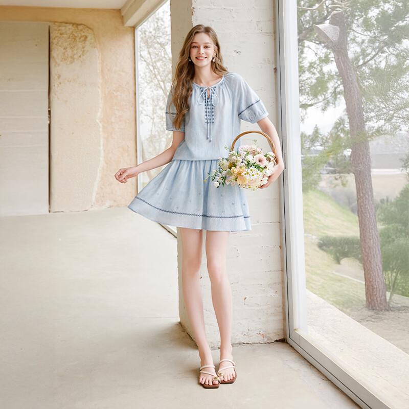Xiangying Women's Embroidered Lightweight Two-Piece Skirt Set
