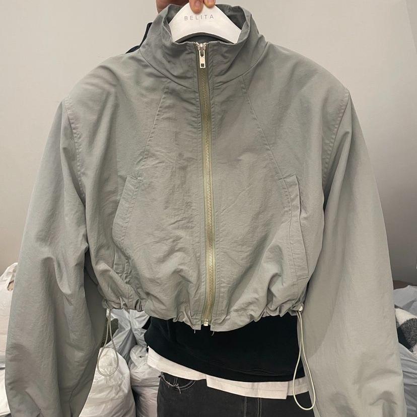 

Нишевый дизайн Стойка воротник Защита от солнца Топ Женский Летний Тонкий На кулиске Молния Кардиган Длинный рукав Укороченная Спортивная куртка XL