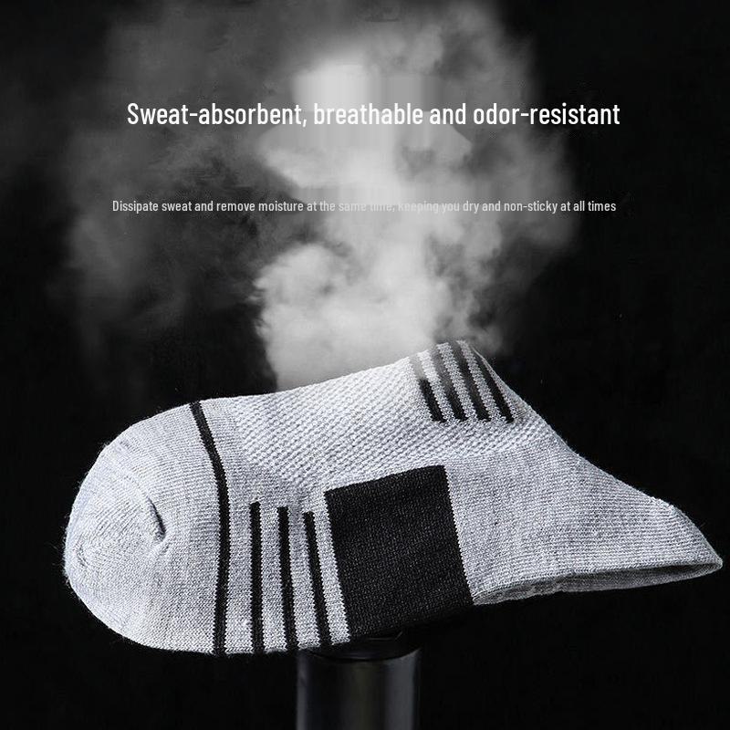 Men's Breathable Basketball Socks - Short Tube, Thin, Sweat-Absorbent, Deodorant - Perfect for Autumn/Winter Training and Running.