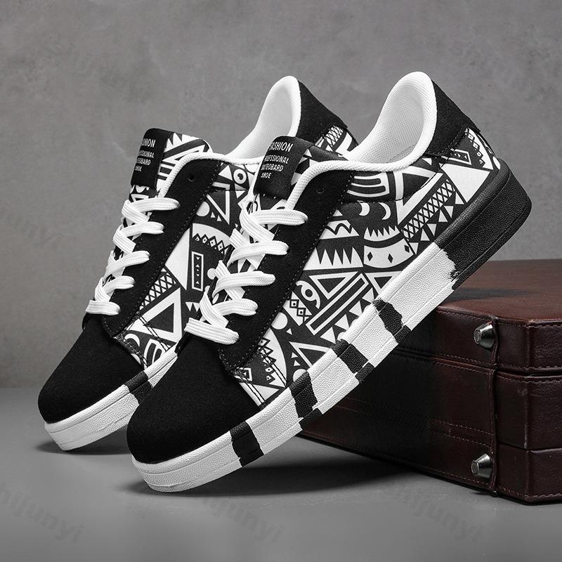 Men Shoes Spring 2026 Canvas Sneakers Casual Breathable Walking Flat Street Trend Sport Shoes Graffiti Non-slip Vulcanized Shoes