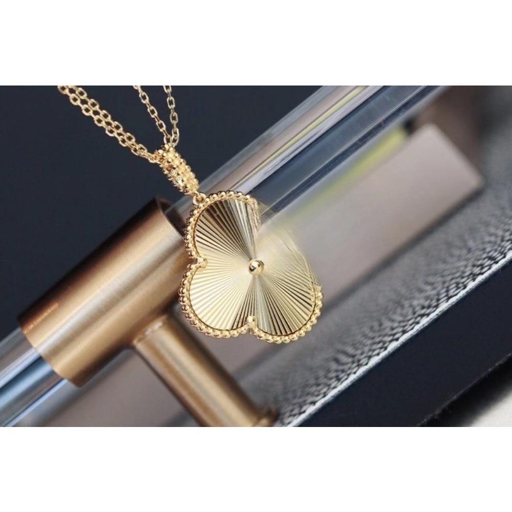 V Gold Four-leaf Clover Plated 18K Gold Necklace with Jewelry Women's High Version White Fritillary Rose Gold Pendant Light Luxury Niche