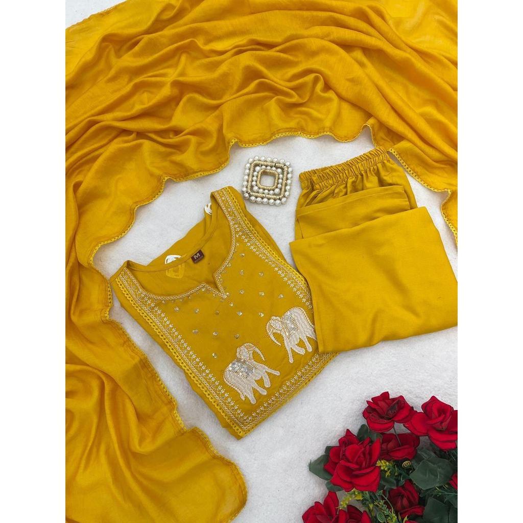 Vă prezentăm setul frumos de costum și duppta New Reyon