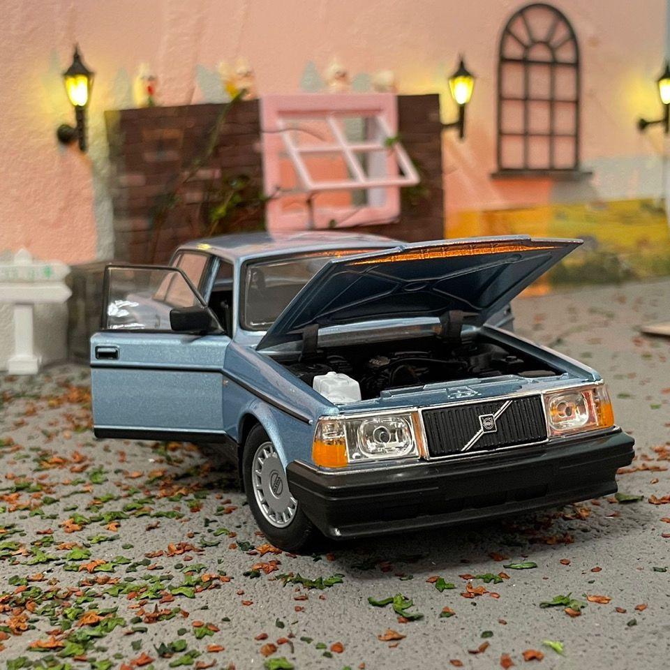 WELLY 1:24 VOLVO 240 GL Alloy Classic Car Model Diecasts Metal Toy Vehicles Car Model Simulation Collection Childrens Toys Gifts