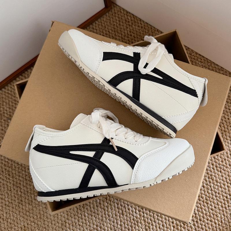 Increase the height of German training shoes for women 2025 new spring leather retro versatile flat white shoes casual sports Forrest Gump shoes
