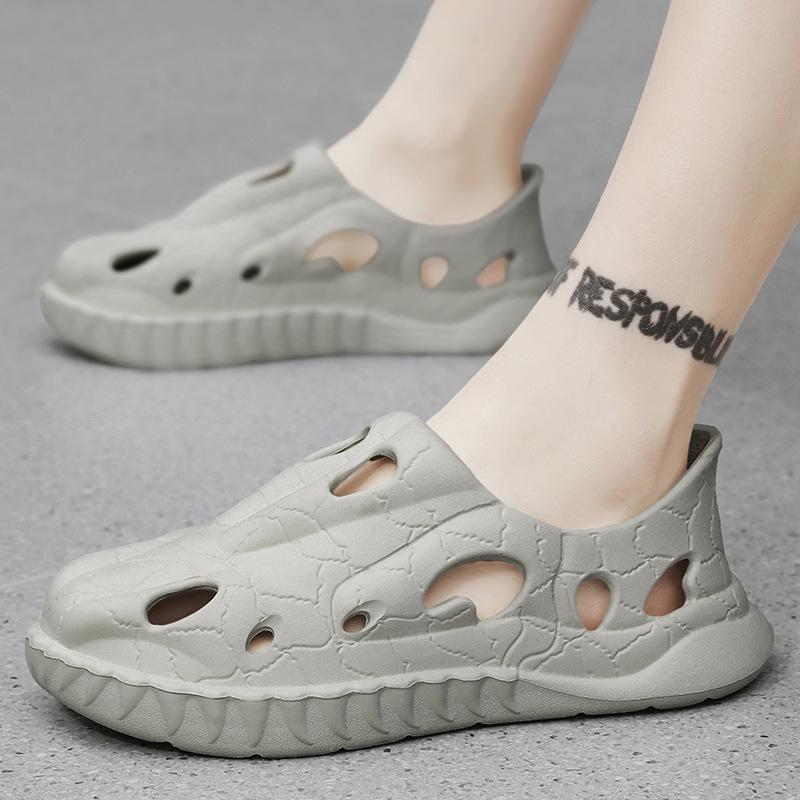 Men'S Outdoor Wear Hole Shoes Casual Non-Slip Beach Shoes One Pedal Driving Sandals Men