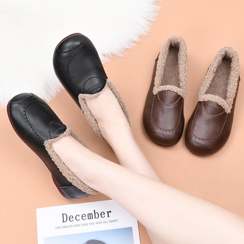 Mao Mao shoes women's winter velvet new versatile flat-soled Doudou shoes keep warm and comfortable, one-pedal cotton shoes