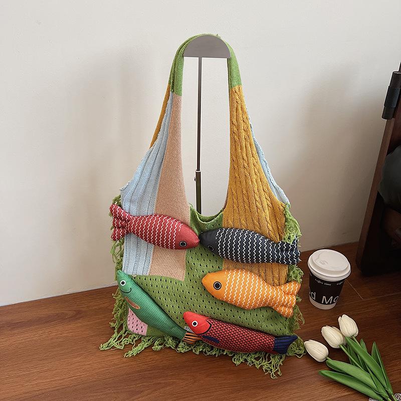 

Новая текстура в иностранном стиле, простая повседневная нишевая сумка-тоут большой вместимости, летняя мода 2025, женская сумка через плечо зелёный