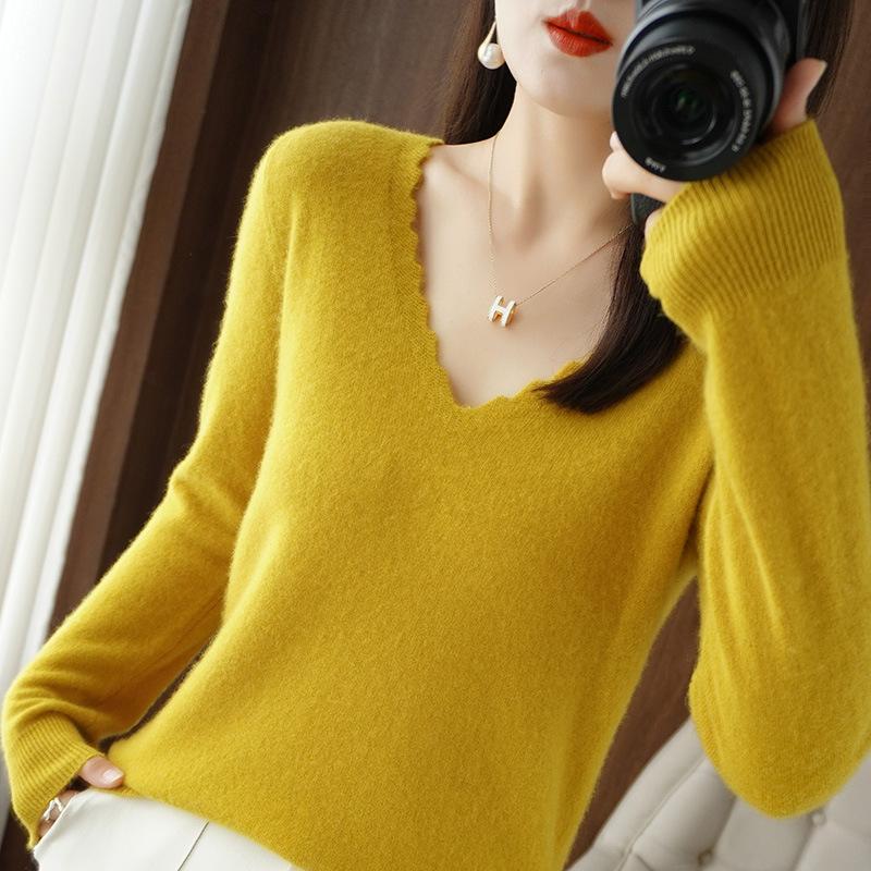 Autumn and winter new lace V-neck women's long-sleeved knitted sweater solid color large size pullover, loose and thin bottoming shirt
