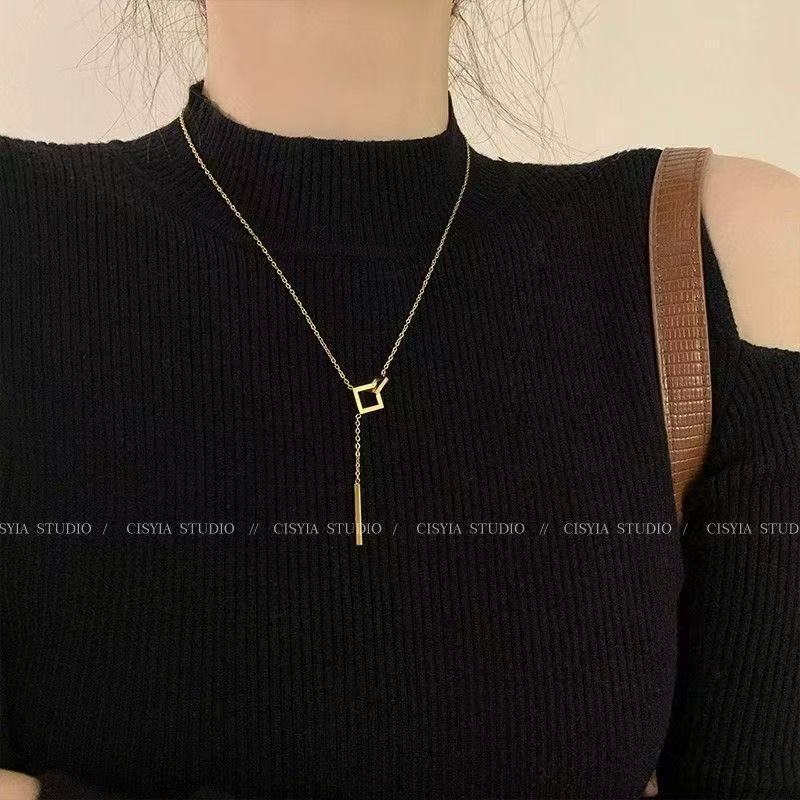 Autumn and winter sweater chain does not fade long high-end sense versatile light luxury niche double-layer necklace pendant simple