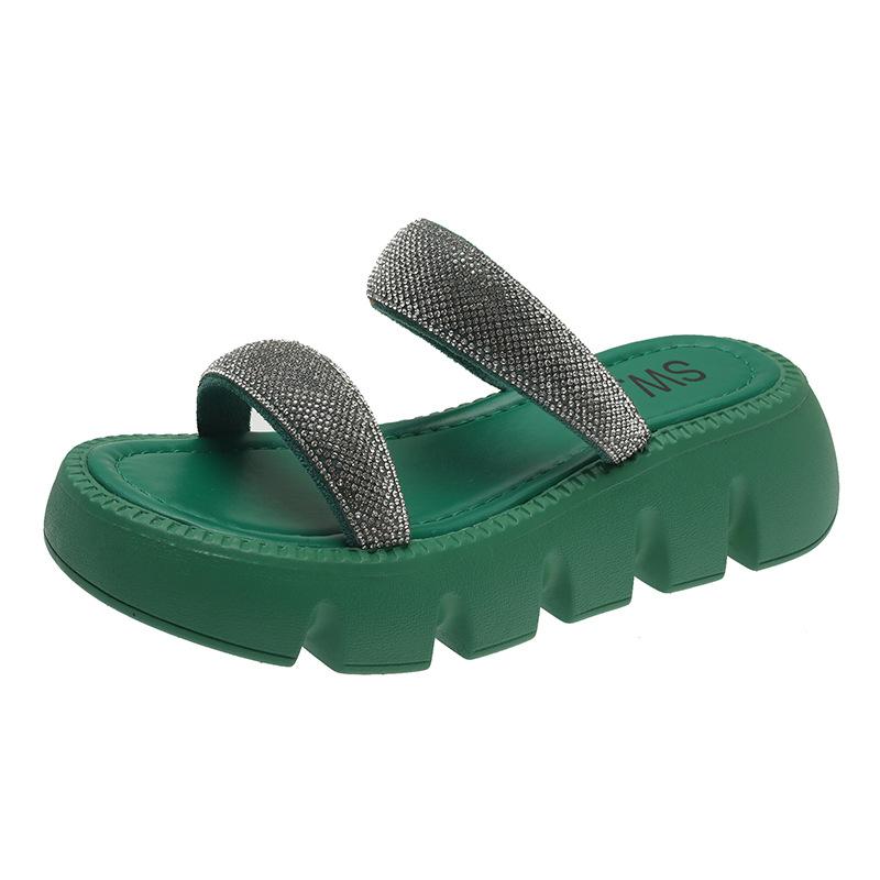 Cool slippers women's summer outer wear New Year's new super fire thick-bottomed muffin rhinestone fashion one-word drag