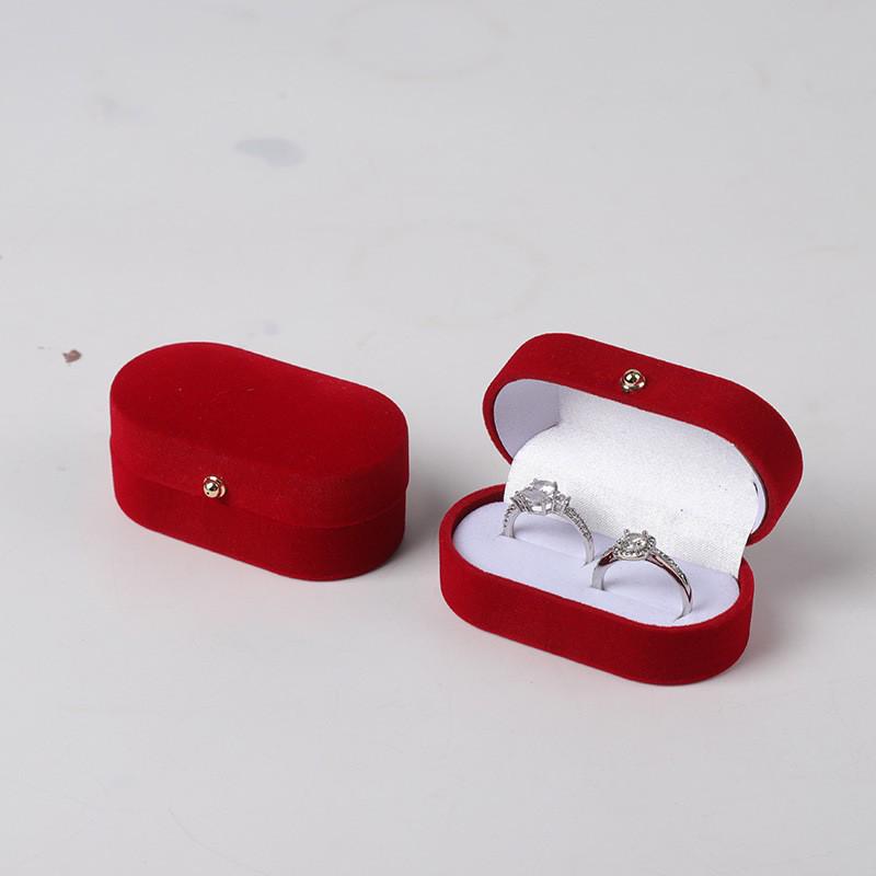 Velvet Jewelry Box: Elegant Gift Box for Rings, Necklaces, and Pendants with Gold Buckle