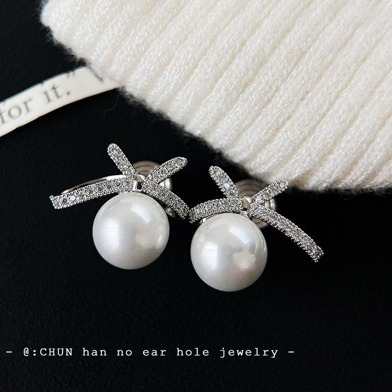 

French retro bow pearl ear clips without ear piercings, slightly inlaid with zircon, light luxury temperament, high-end earrings for women