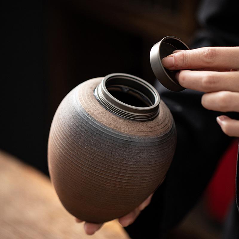 Tin lid threaded gold-plated tea can Japanese coarse pottery size sealed storage jar tea warehouse Ceramic candy storage jar