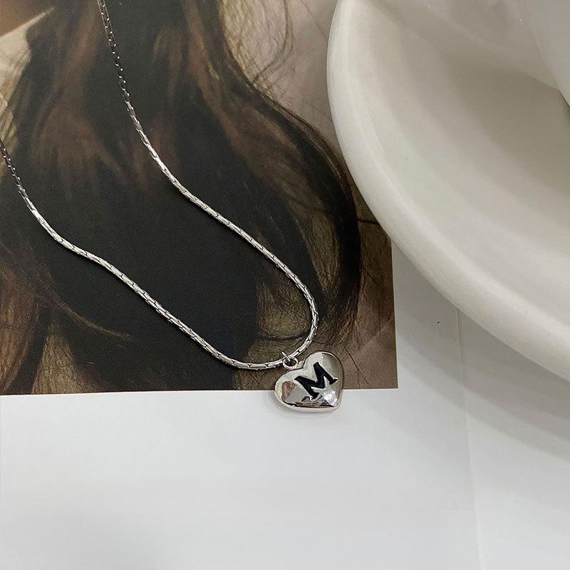 

Корейский стиль Ins минималистский темперамент универсальное любовное письмо M эмалированное ожерелье женский браслет в форме сердца