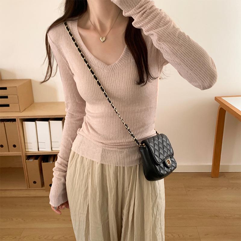 Women's Slim Fit V-Neck Sheer Long-Sleeve Knit Top - 2024 Early Autumn Design