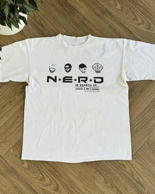 Nouveaux Vêtements Pharrell Williams N.E.R.D. À la recherche de… Chemise Couleur Blanche CS175