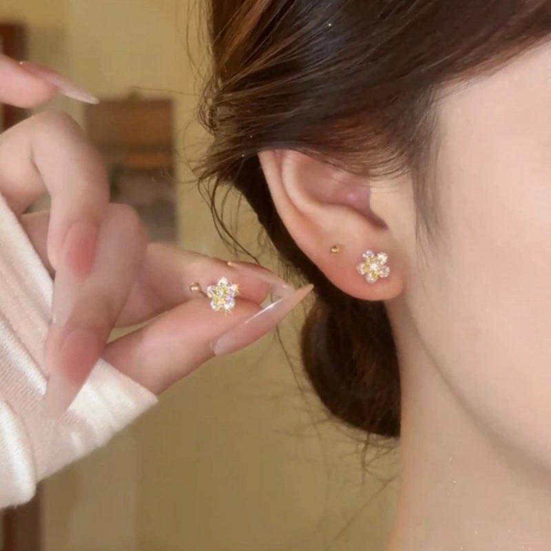 Korean Style Zirconia Flower Stud Earrings - Sweet, Cool, Minimalist, High-End, Versatile Design