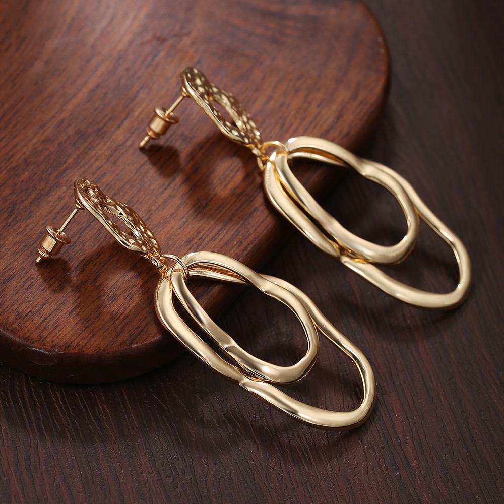 Retro Metal Geometry Irregular Clip on Earrings No Pierced for Women Long Hollow Oval Fashion Pendant Earrings Jewelry