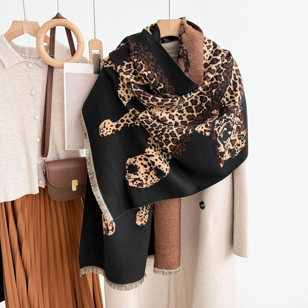 New Style Faux Cashmere Scarf for Women, Double-sided Shawl, Thickened and Warm, Leopard Print and Tiger Print Neck Warmer