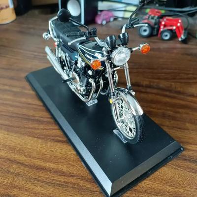 Kawasaki 750rs Z2 Motorrad Druckguss 1:12er Maßstab Simulation Legierung Modell Jungen Festival Geschenk Schmuckstück Fans Sammlung Souvenir