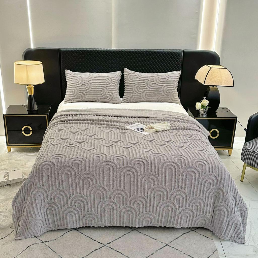 Luxurious Single - Layer Taffeta Blanket Flanged Edge for Naps and Sofa Cover with Feature