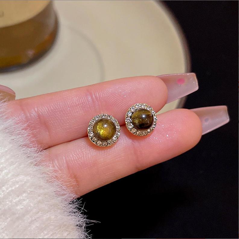 Korean Exquisite Tiger Eye Stud Earrings: Retro & High-End Niche Design