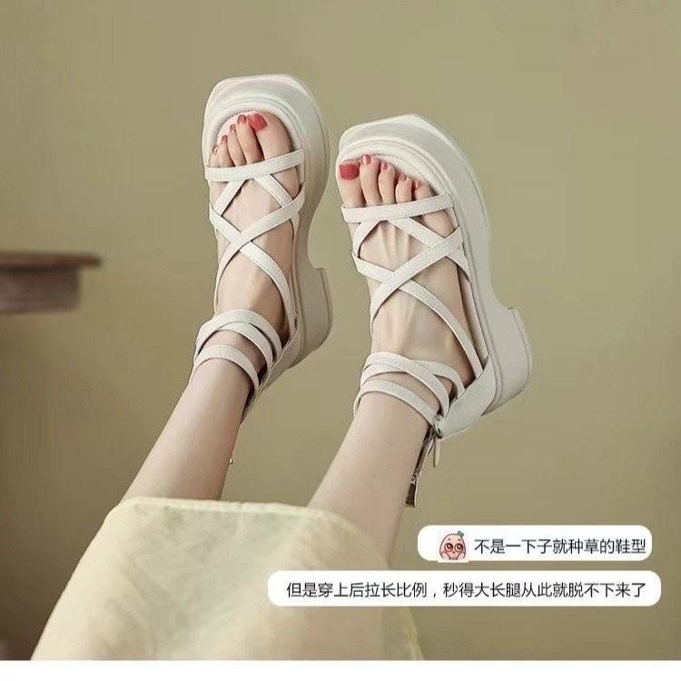 2025 Summer New Thick Soled Sandals for Women Comfortable High End Versatile Breathable for Wearing Outside