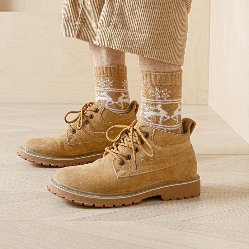Men's Retro Christmas Warm Wool Socks: Thickened Mid-Calf, Ethnic Style with Little Deer Design for Autumn and Winter.