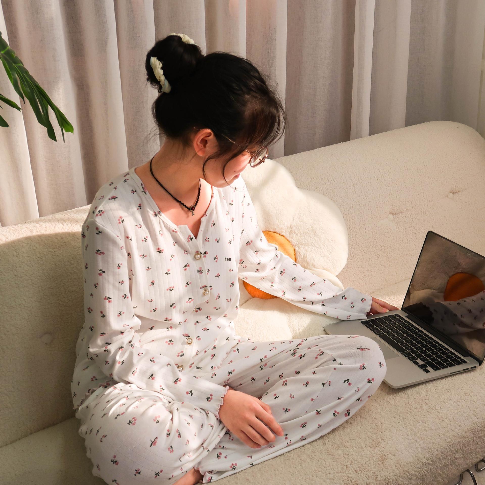 

Женский пижамный комплект с длинными рукавами и оборками с цветочным принтом и кардиган для весны/осени L (60-75 kg)