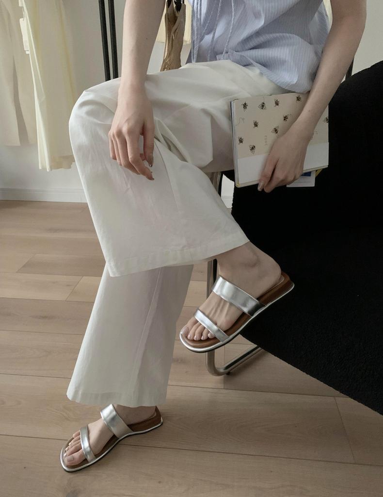 Retro square head flat bottom slippers women's summer wear French simple one-word sandals fashion casual vacation beach shoes