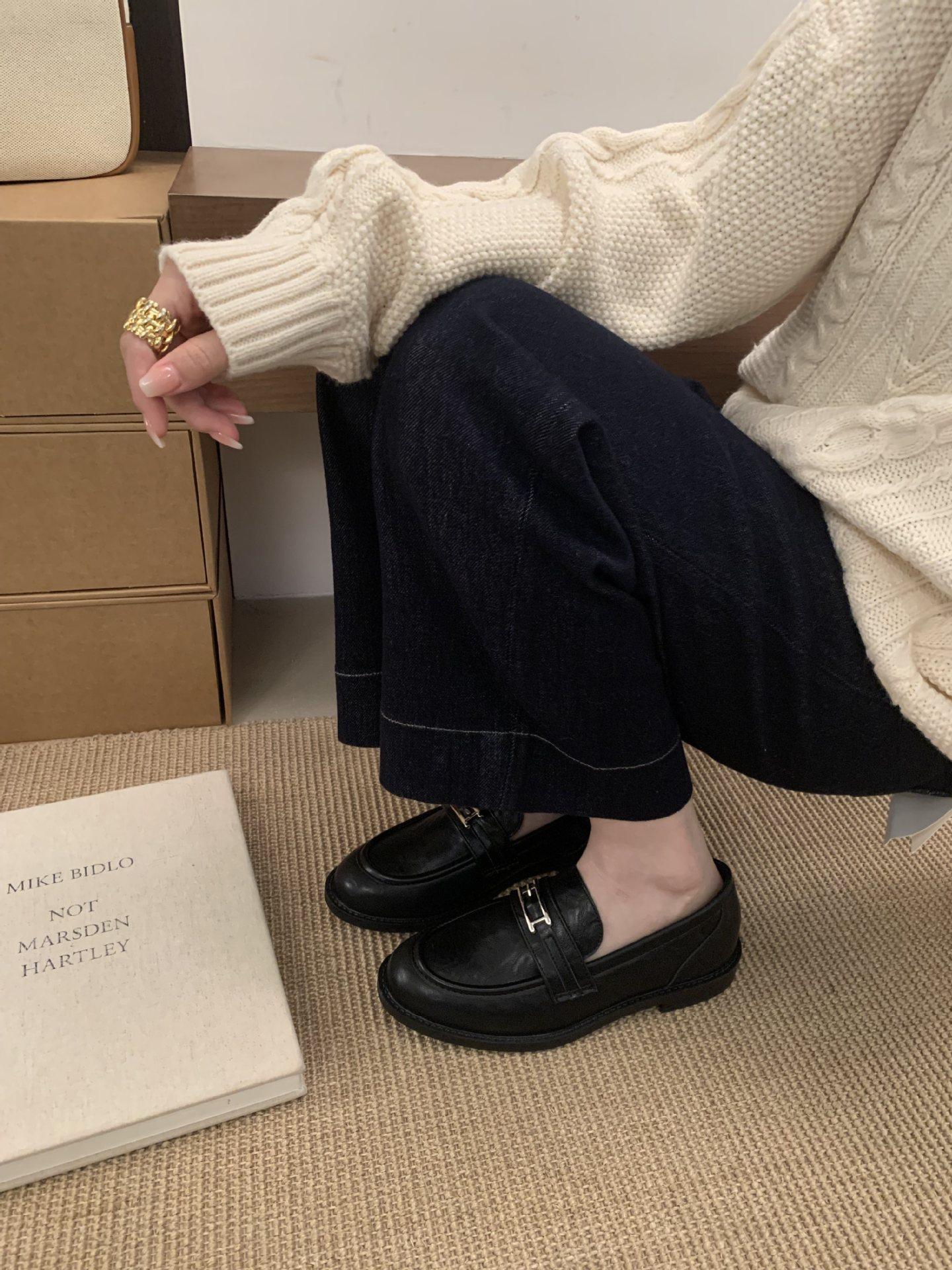 

Туфли-лоферы на платформе женские 2025 с мягкой подошвой весенне-осенние британские для миниатюрных женщин педали маленькие кожаные туфли 39 чёрный