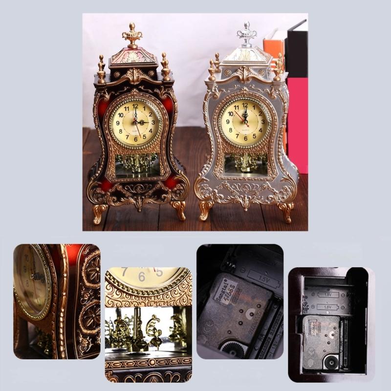 Musikalische stündlich klingende Tischuhr mit Schnitzereien Europäisches Muster und Pendel Kaminuhr für Heim-Bibliotheksdekorationen