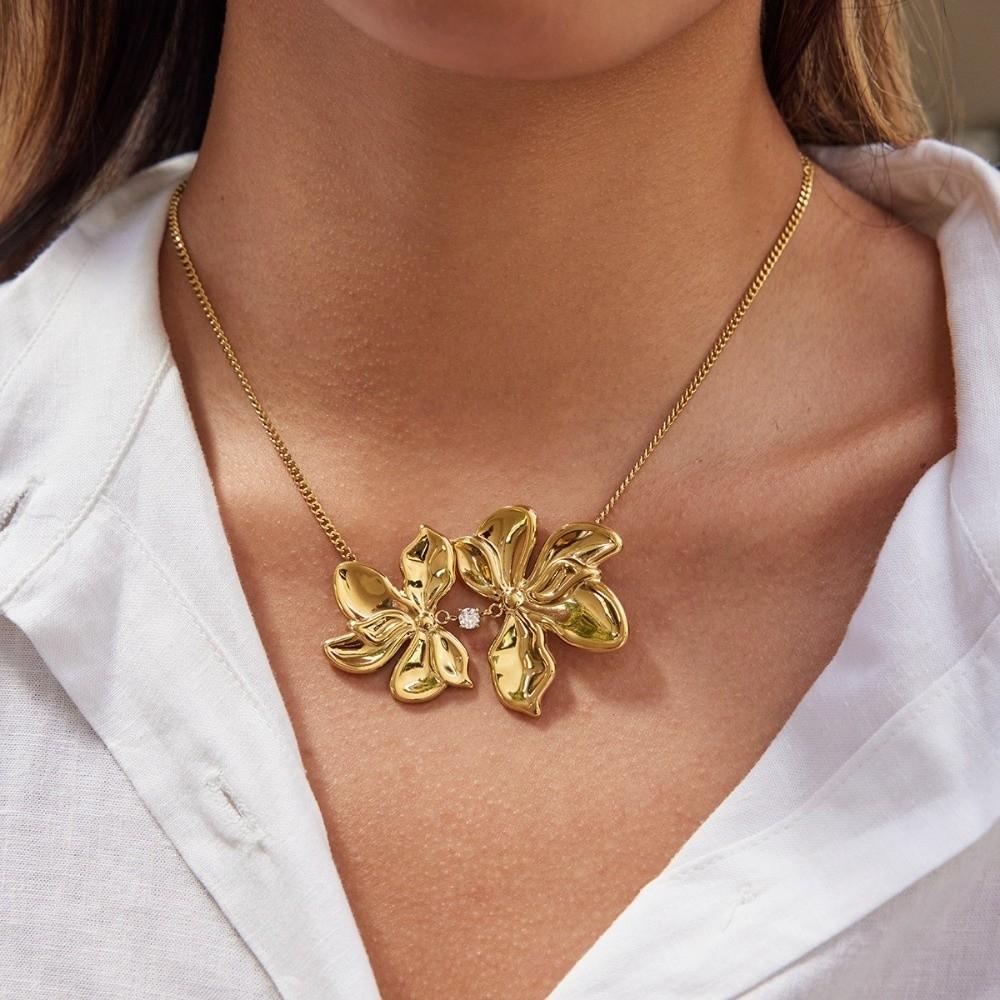 Elegant Flower Pendant Necklace Stainless Steel Sweater Chain Creative Necklace  Jewelry Gift