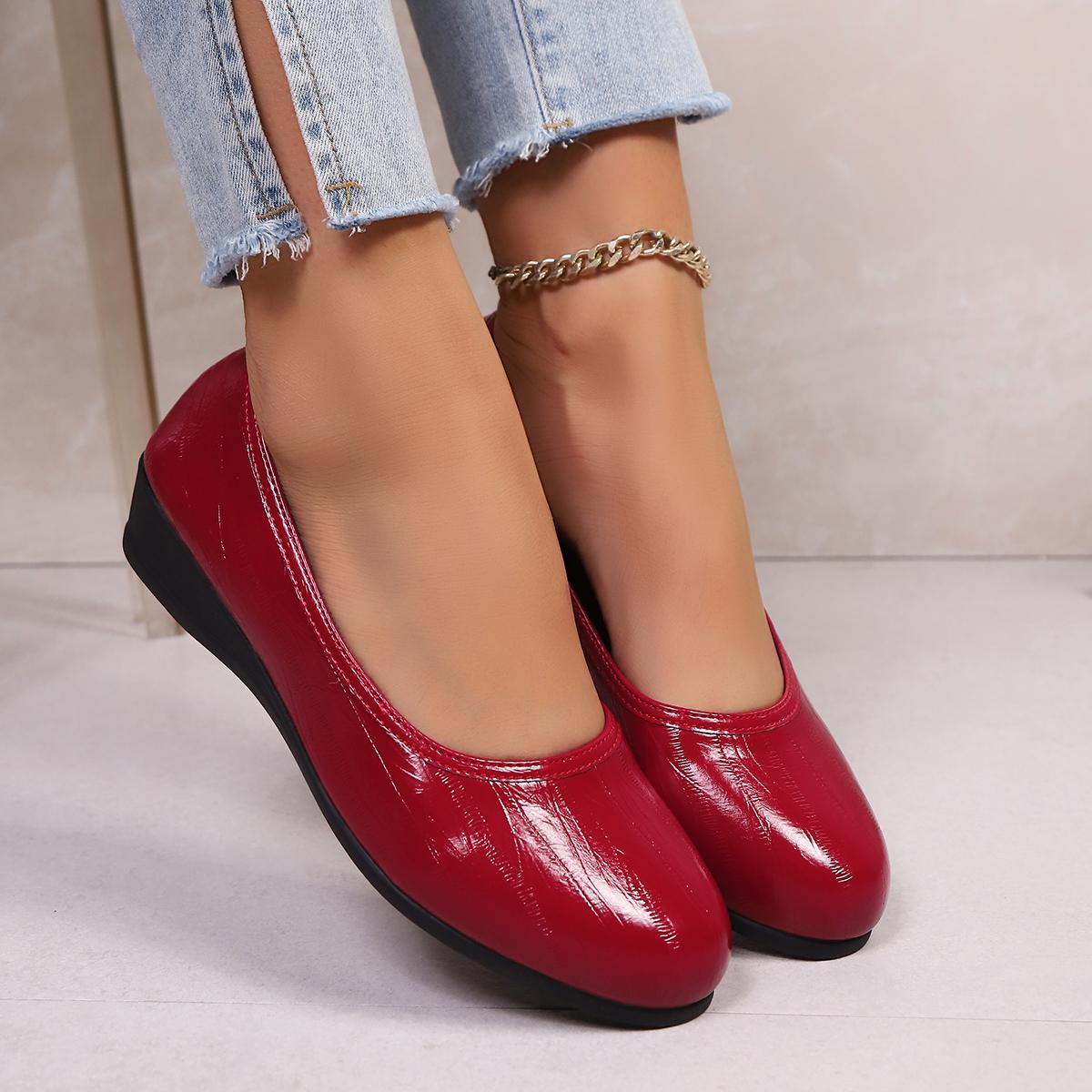 

Модная женская обувь дерби из кожи, брендовая, повседневная, с острым носком, слипоны, женские удобные осенние броги, обувь с кисточками и бантом, женские балетки 36 кларет