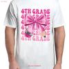 Erster Schultag 4. Klasse Coquette Schleife Zurück zur Schule Für Erwachsene S 4XL T-Shirt vintage gewaschen dehnbar Mode designer kleidung