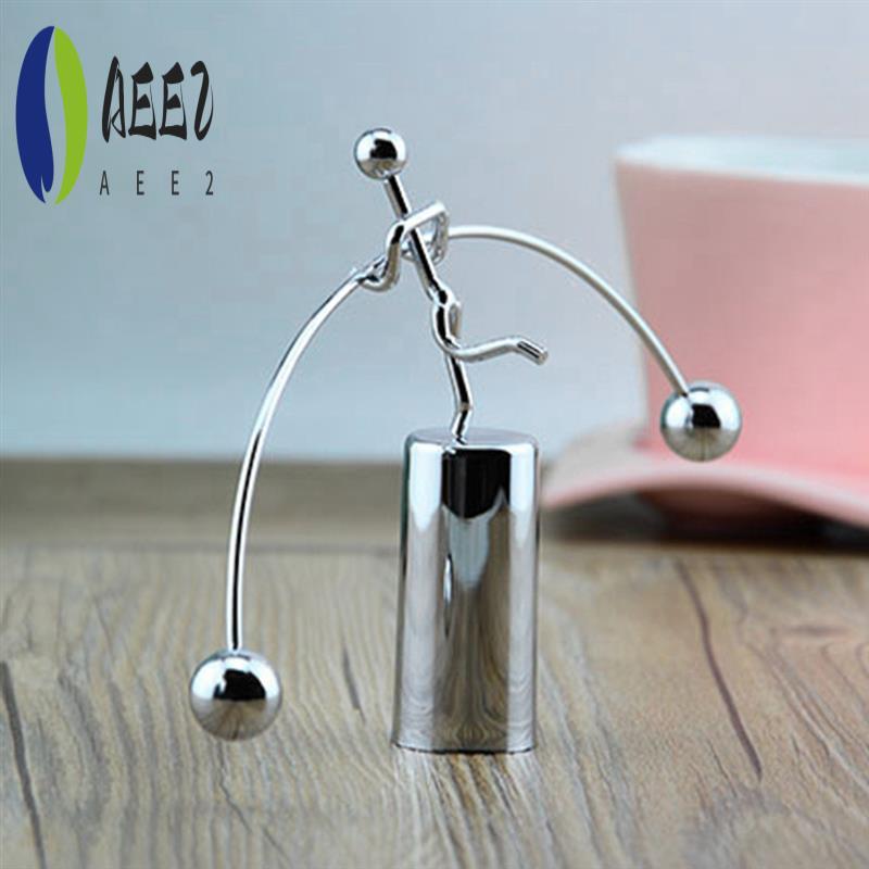 

AEE2-Tall One-Legged Little Iron People Balance Ornament, Desktop Iron Decoration
