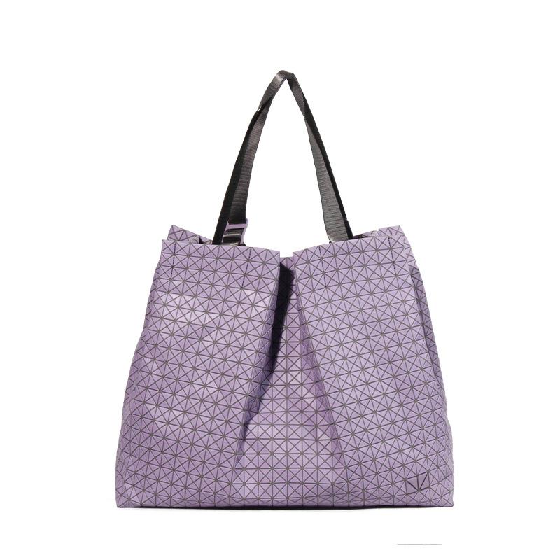 

Сумка через плечо Personality Trend Design с большой вместимостью, силиконовая, портативная, для мужчин и женщин, для поездок на работу, с ромбовидной решеткой фиолетовый